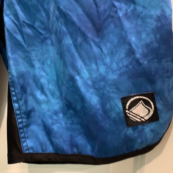 LIQUID FORCE SIZE 32 BRAND NEW SWIM TRUNKS - Picture 2 of 8